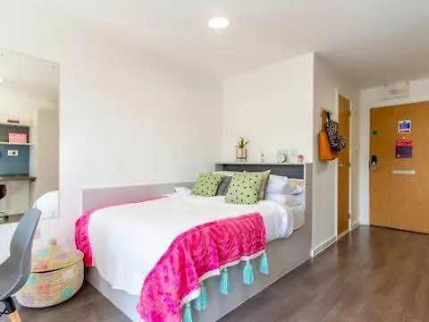 Big Room In A New House With Extra Bed Erith Bed & Breakfast